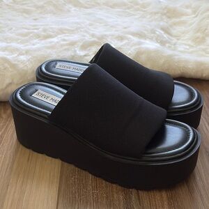 Steve Madden Black Chunky Platform Slides